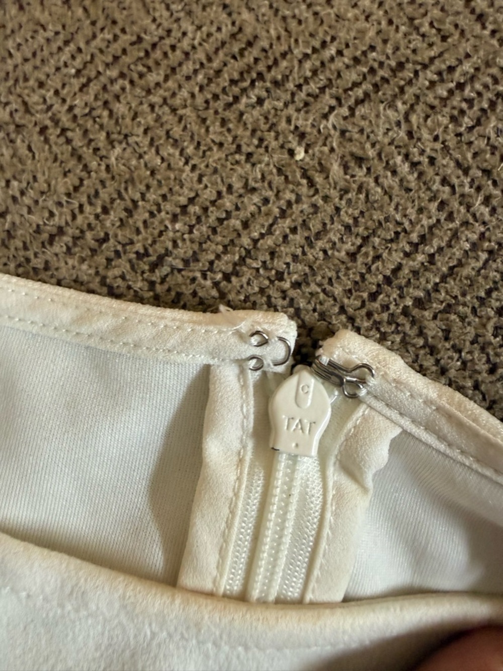 Ann Taylor White Sleeveless Shell Blouse - Picture 5 of 6